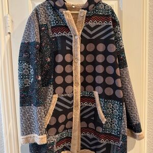 Patterned Hooded Coat with Faux Fur Trim
